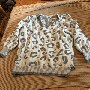 Maurice’s sweater size 3 very soft.